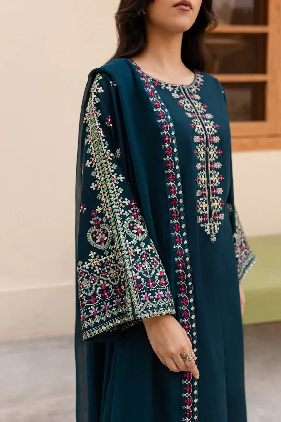 Lawn 3PC Embroidered Suit H-6136